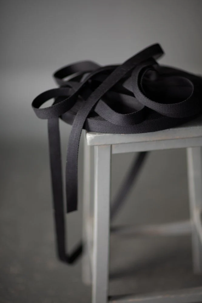 25mm Cotton Webbing - Black - Merchant & Mills (Per Meter) - Image 2