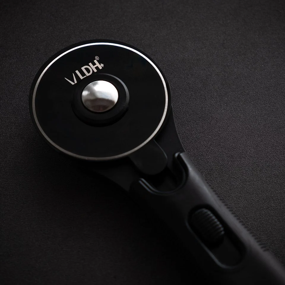 60mm Midnight Edition Rotary Cutter - LDH Scissors - Image 2
