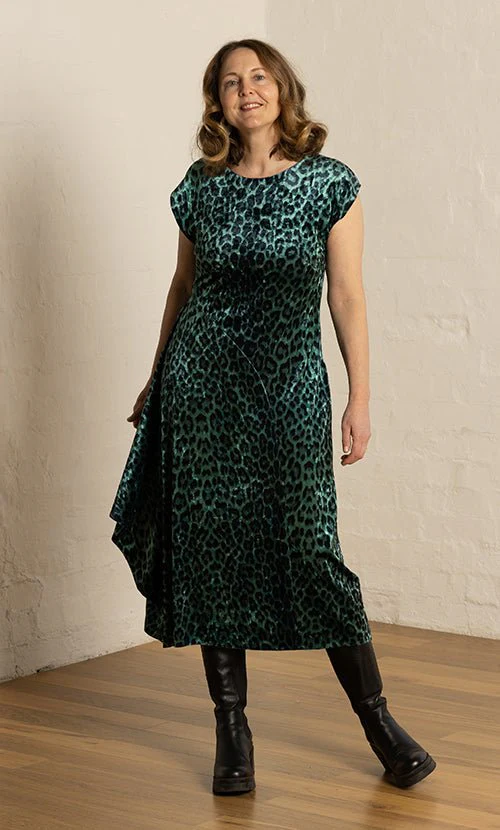Flounce Dress - Paper Sewing Pattern - Sew Different - Image 6
