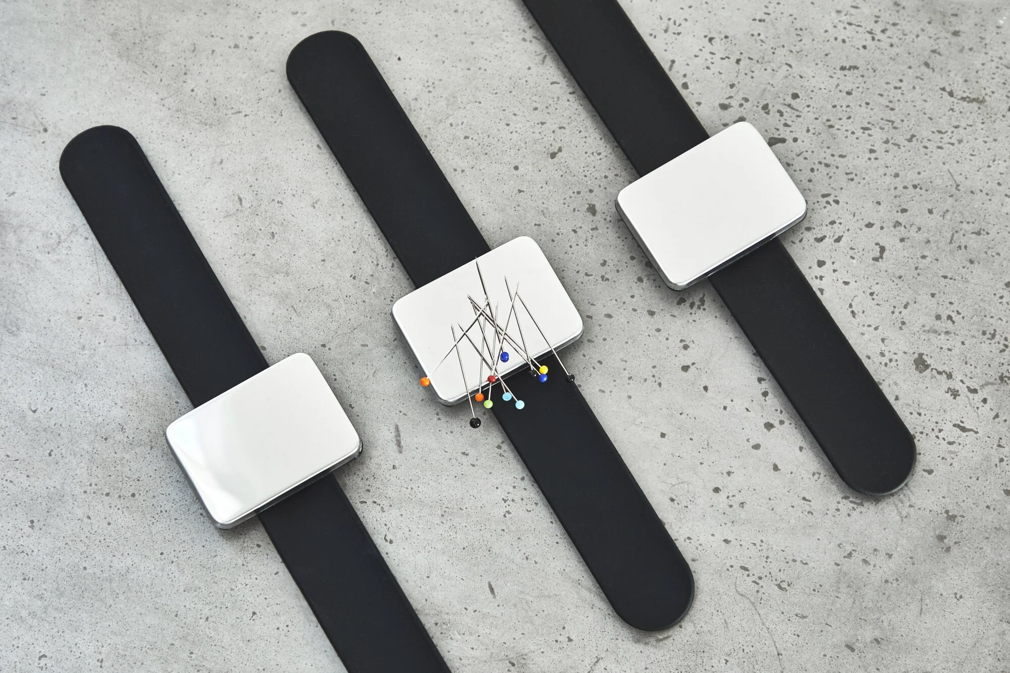 Magnetic Pin Holder Bracelet (various colors) - Sewply - Image 3