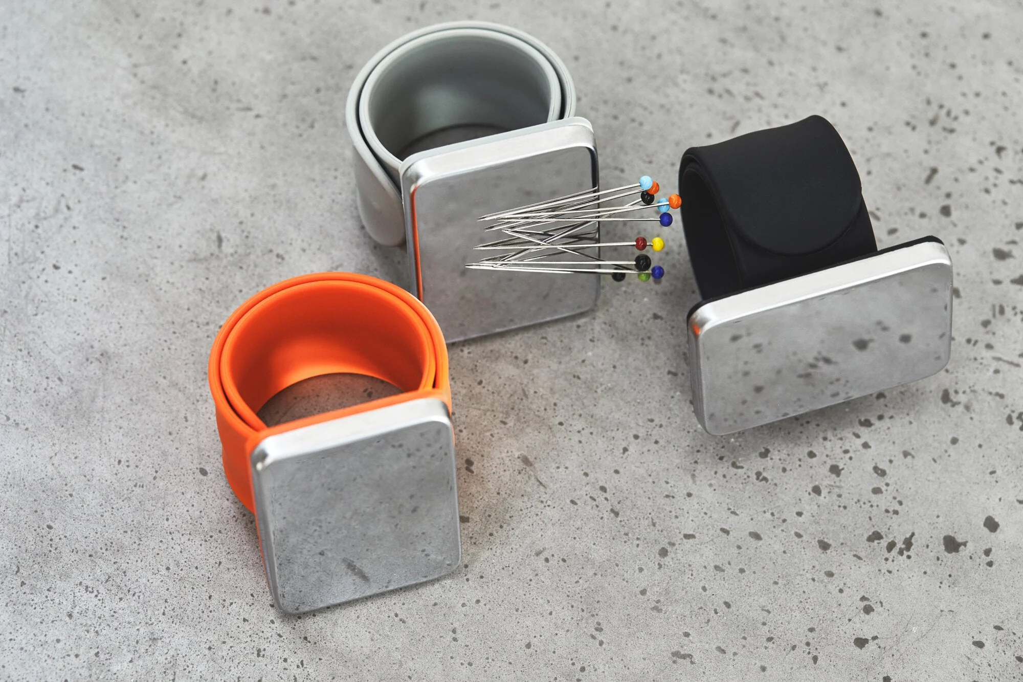 Magnetic Pin Holder Bracelet (various colors) - Sewply - Image 5