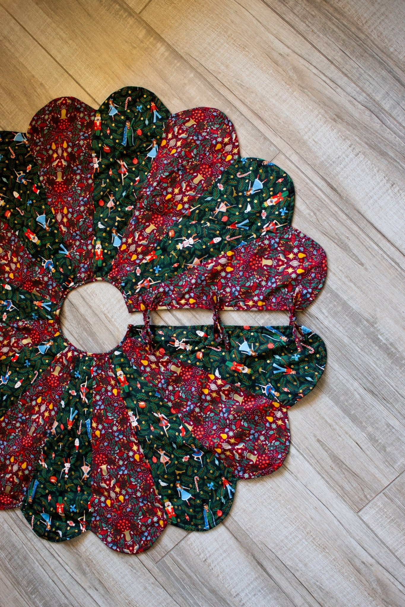 Scalloped Tree Skirt PDF Sewing Pattern - Madswick - Image 4
