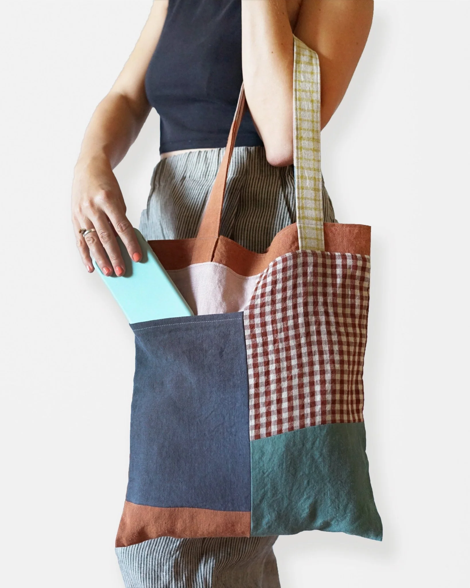 Stash Pocket Tote PDF Pattern - Matchy Matchy Sewing Club - Image 3