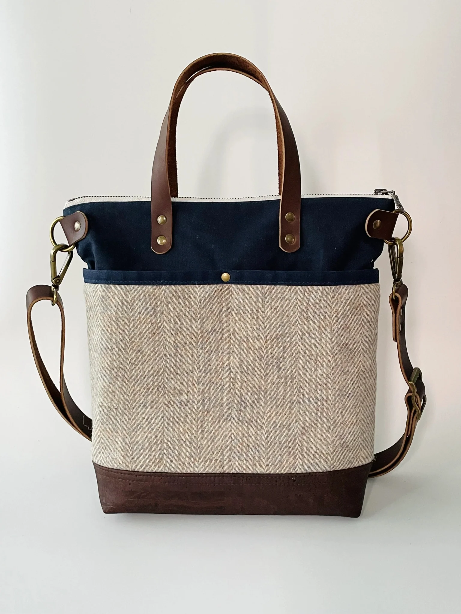 The Aberdeen Tote - Paper Pattern - Hammerstitch - Image 3