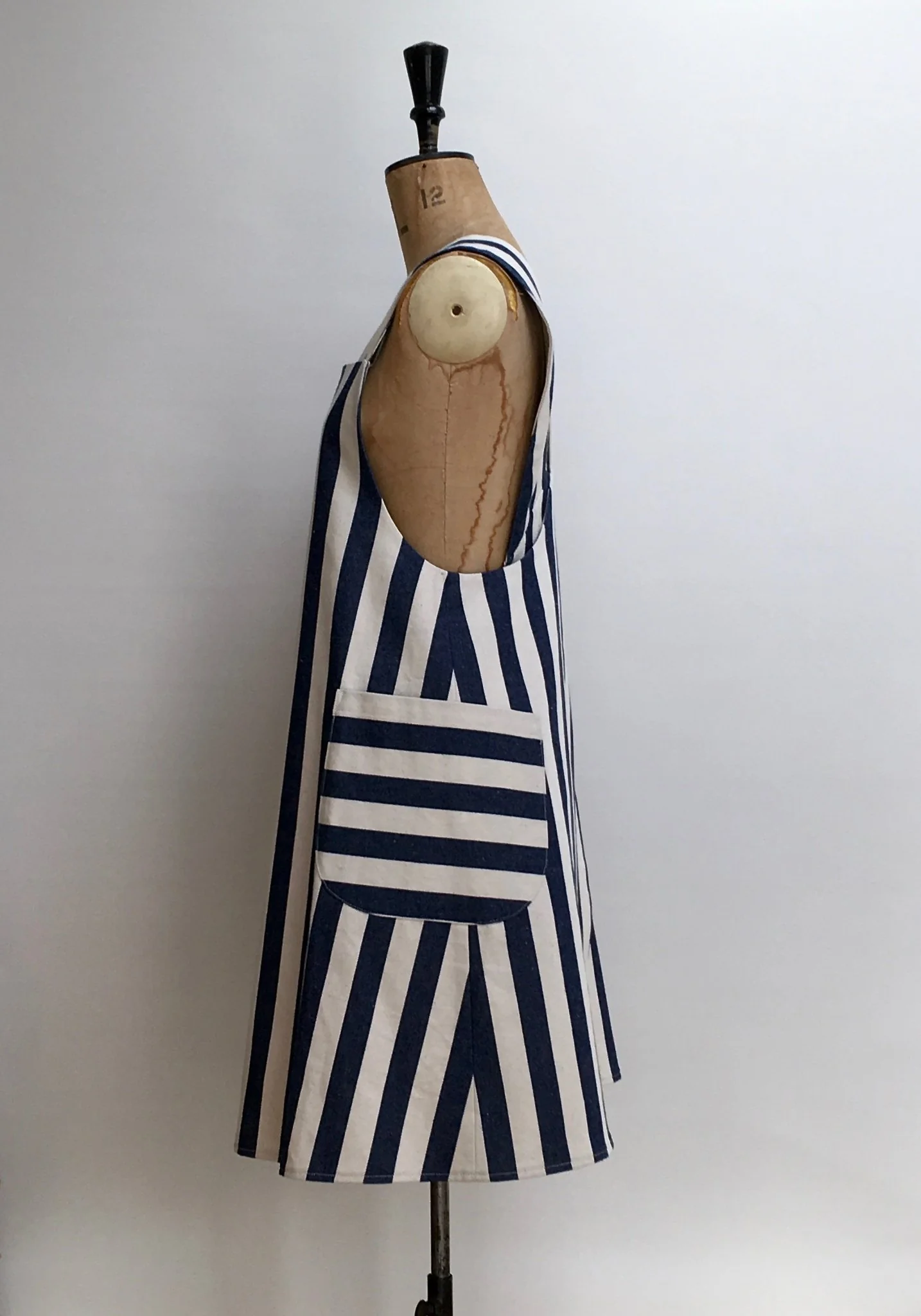 The Maria Apron Paper Sewing Pattern - Maven Sewing Patterns - Image 4