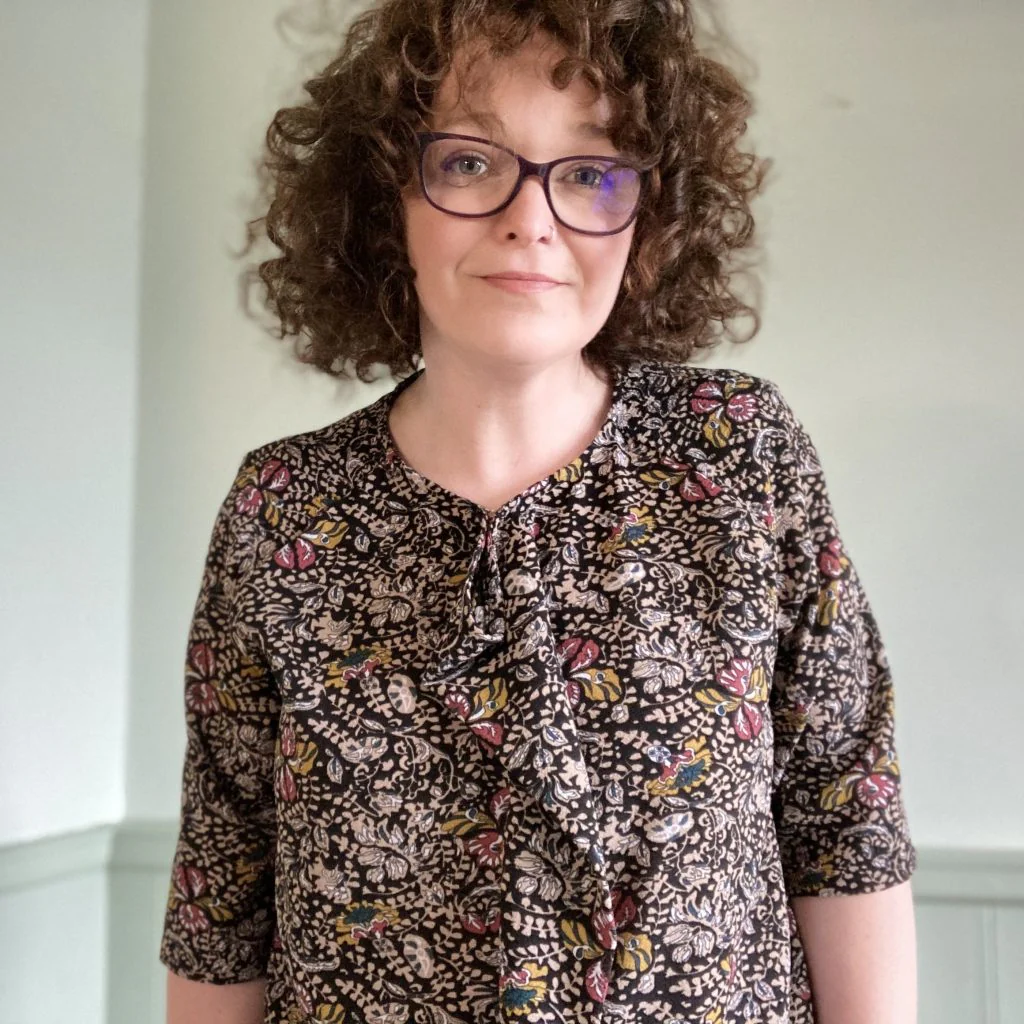 Vienne Blouse Sewing Pattern - Size Me - Image 2